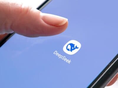 US considers banning DeepSeek on government devices