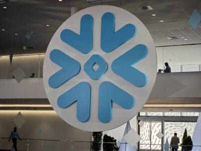 Snowflake enters enterprise PostgreSQL market with acquisition of Crunchy Data